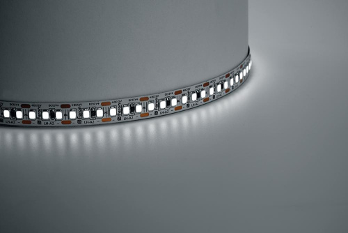 Светодиодная лента Feron 17W/m 180LED/m 2835SMD холодный белый 5M LS615 41280 Светодиодная лента Feron 17W/m 180LED/m 2835SMD холодный белый 5M LS615 41280