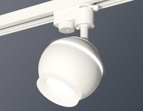 Комплект трекового светильника Ambrella light Track System XT (A2520, C1101, N7165) XT1101071 Комплект трекового светильника Ambrella light Track System XT (A2520, C1101, N7165) XT1101071