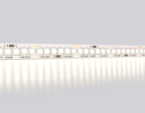 Светодиодная лента Ambrella Light 22W/m 240LED/m 2835SMD дневной белый 5M GS3502 Светодиодная лента Ambrella Light 22W/m 240LED/m 2835SMD дневной белый 5M GS3502