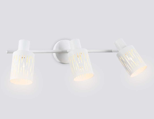 Настенно-потолочный спот Ambrella light TRADITIONAL TR8665 Настенно-потолочный спот Ambrella light TRADITIONAL TR8665