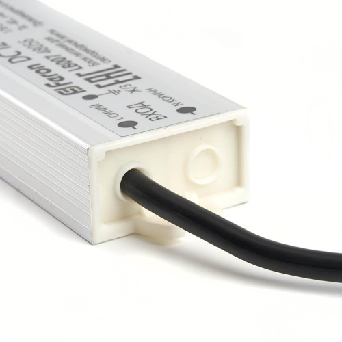 Блок питания для светодиодной ленты Feron LB007 12V 30W IP67 2,5A 48053 Блок питания для светодиодной ленты Feron LB007 12V 30W IP67 2,5A 48053
