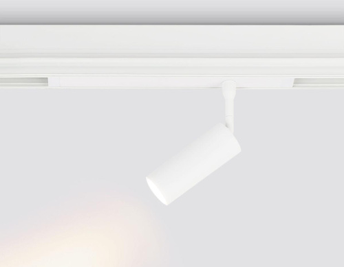 Трековый светодиодный светильник Ambrella Light Track System Magnetic 220V GL1201 Трековый светодиодный светильник Ambrella Light Track System Magnetic 220V GL1201