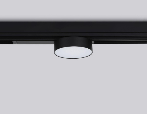 Трековый светодиодный светильник Ambrella Light Track System Magnetic 220V GL1381 Трековый светодиодный светильник Ambrella Light Track System Magnetic 220V GL1381