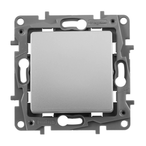 Выключатель кнопочный одноклавишный Legrand Etika 6A 250V алюминий 672414 Выключатель кнопочный одноклавишный Legrand Etika 6A 250V алюминий 672414