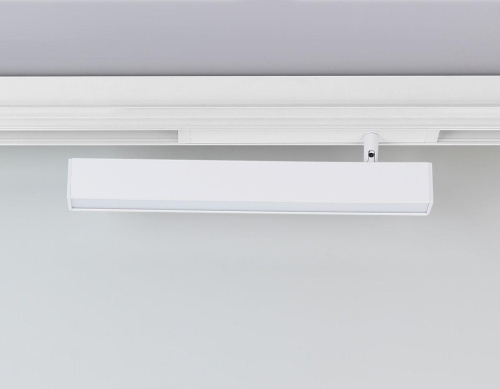 Трековый светодиодный светильник Ambrella Light Track System Magnetic 220V GL1331 Трековый светодиодный светильник Ambrella Light Track System Magnetic 220V GL1331