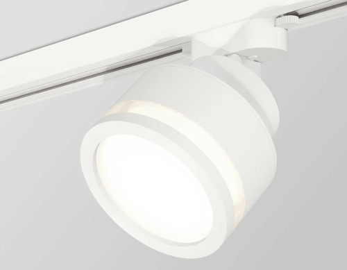 Комплект трекового светильника Ambrella light Track System XT (A2524, A2105, C8101, N8412) XT8101022 Комплект трекового светильника Ambrella light Track System XT (A2524, A2105, C8101, N8412) XT8101022