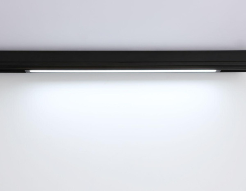 Трековый светодиодный светильник Ambrella Light Track System Magnetic 220V GL1292 Трековый светодиодный светильник Ambrella Light Track System Magnetic 220V GL1292