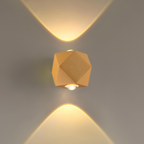 Уличный настенный светодиодный светильник Odeon Light Hightech Diamanta 4220/4WL Уличный настенный светодиодный светильник Odeon Light Hightech Diamanta 4220/4WL