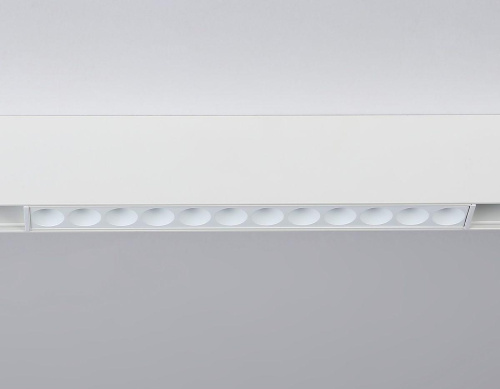 Трековый светодиодный светильник Ambrella light Track System Magnetic GL4022 Трековый светодиодный светильник Ambrella light Track System Magnetic GL4022