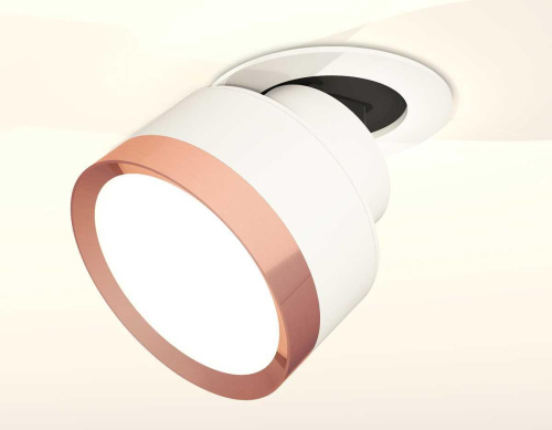 Комплект спота Ambrella light Techno Spot XM (A2241, A2105, C8101, N8126) XM8101504 Комплект спота Ambrella light Techno Spot XM (A2241, A2105, C8101, N8126) XM8101504