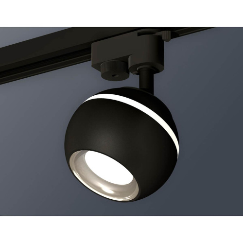 Комплект трекового светильника Ambrella Light XT1102042 SBK/PSL (A2521, C1102, N7023) Комплект трекового светильника Ambrella Light XT1102042 SBK/PSL (A2521, C1102, N7023)