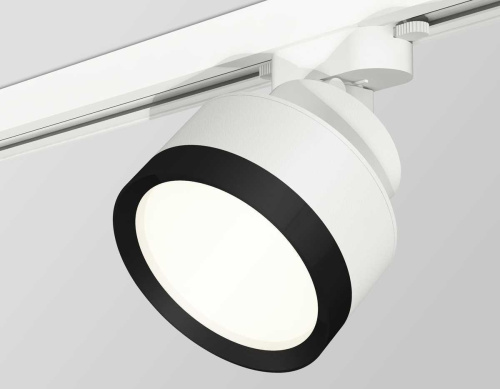 Комплект трекового светильника Ambrella light Track System XT (A2524, A2105, C8101, N8113) XT8101002 Комплект трекового светильника Ambrella light Track System XT (A2524, A2105, C8101, N8113) XT8101002