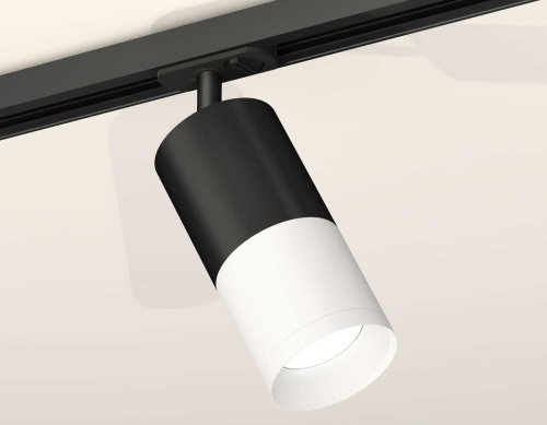 Комплект трекового светильника Ambrella light Track System XT (A2537, C7422, A2011, C7401, N7030) XT7401100 Комплект трекового светильника Ambrella light Track System XT (A2537, C7422, A2011, C7401, N7030) XT7401100