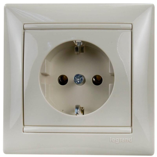 Розетка 2К+3 Legrand Valena 16A 250V с/з слоновая кость 774323 Розетка 2К+3 Legrand Valena 16A 250V с/з слоновая кость 774323