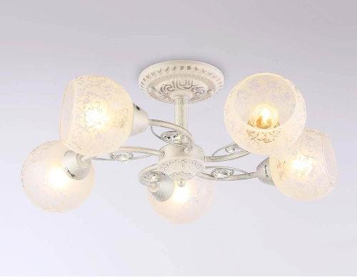 Потолочная люстра Ambrella light Traditional TR3062 Потолочная люстра Ambrella light Traditional TR3062