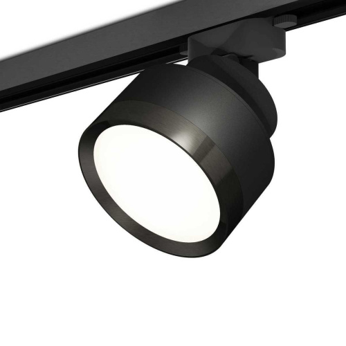 Комплект трекового светильника Ambrella light Track System XT (A2526, A2106, C8102, N8113) XT8102002 Комплект трекового светильника Ambrella light Track System XT (A2526, A2106, C8102, N8113) XT8102002