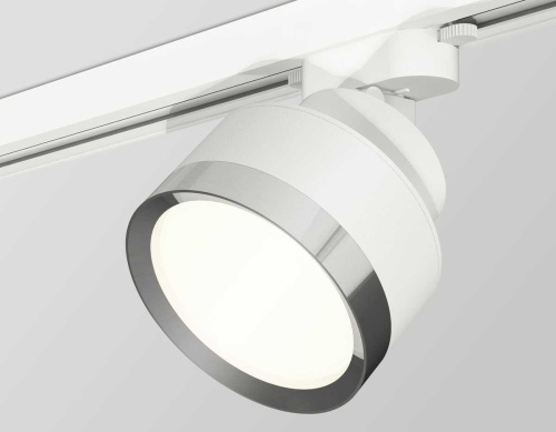 Комплект трекового светильника Ambrella light Track System XT (A2524, A2105, C8101, N8118) XT8101003 Комплект трекового светильника Ambrella light Track System XT (A2524, A2105, C8101, N8118) XT8101003