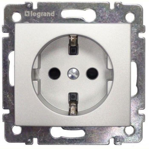 Розетка 2К+3 Legrand Valena 16A 250V с/з со шторками безвинтовой зажим алюминий 770211 Розетка 2К+3 Legrand Valena 16A 250V с/з со шторками безвинтовой зажим алюминий 770211