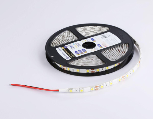 Светодиодная влагозащищенная лента Ambrella Light 14,4W/m 60LED/m 5050SMD дневной белый 5M GS2102 Светодиодная влагозащищенная лента Ambrella Light 14,4W/m 60LED/m 5050SMD дневной белый 5M GS2102