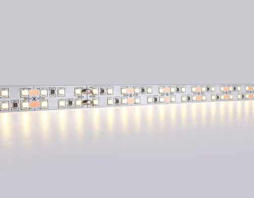 Светодиодная лента Ambrella Light 24W/m 240LED/m 2835SMD теплый белый 5M GS1701 Светодиодная лента Ambrella Light 24W/m 240LED/m 2835SMD теплый белый 5M GS1701
