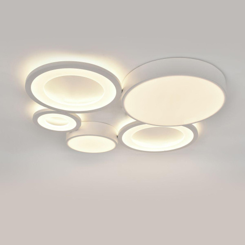 Потолочный светодиодный светильник Escada Streamline 10286/5LED Потолочный светодиодный светильник Escada Streamline 10286/5LED