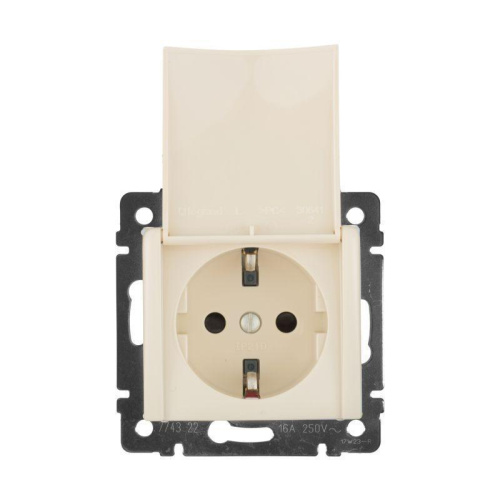 Розетка 2К+3 Legrand Valena 16A 250V с/з с крышкой винтовой зажим слоновая кость 774322 Розетка 2К+3 Legrand Valena 16A 250V с/з с крышкой винтовой зажим слоновая кость 774322