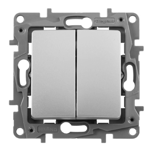 Выключатель двухклавишный Legrand Etika 10A 250V алюминий 672402 Выключатель двухклавишный Legrand Etika 10A 250V алюминий 672402