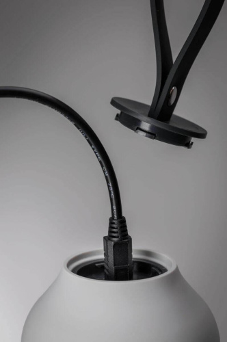 Переносной светодиодный фонарь Paulmann Accu Tablelamp Clutch от аккумулятора 190х77 94212 Переносной светодиодный фонарь Paulmann Accu Tablelamp Clutch от аккумулятора 190х77 94212