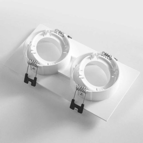 Выключатель кнопочный одноклавишный Gira System 55 10A 250V алюминий 012626 Выключатель кнопочный одноклавишный Gira System 55 10A 250V алюминий 012626