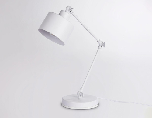 Настольная лампа Ambrella light Traditional TR8152 Настольная лампа Ambrella light Traditional TR8152