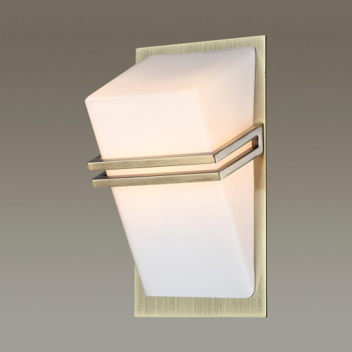 Настенный светильник Odeon Light Tiara 2023/1W Настенный светильник Odeon Light Tiara 2023/1W