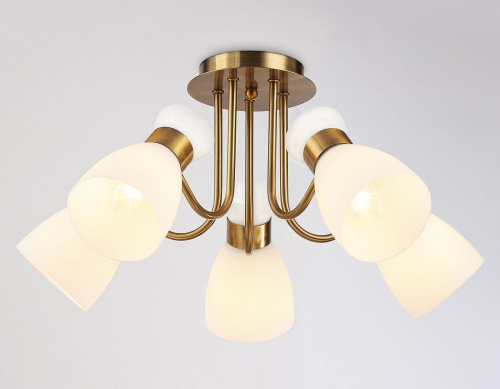 Потолочная люстра Ambrella light Traditional TR3218 Потолочная люстра Ambrella light Traditional TR3218