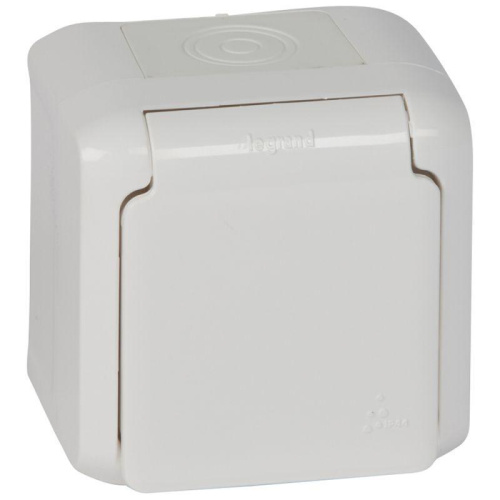 Розетка 2К+З Legrand Quteo 16A 250V с/з со шторками крышкой белая 782321 Розетка 2К+З Legrand Quteo 16A 250V с/з со шторками крышкой белая 782321