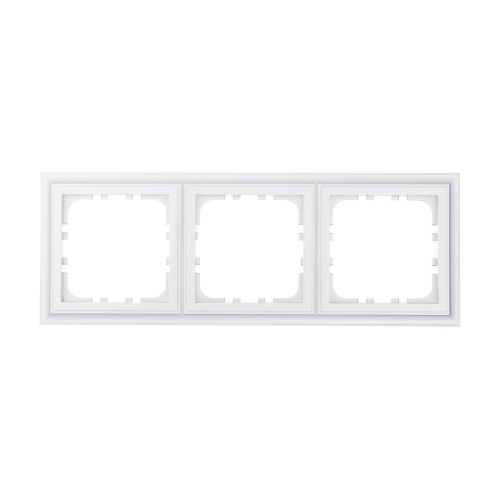 Рамка LK Studio 3-постовая (белый) CLASSIC 894304-1 Рамка LK Studio 3-постовая (белый) CLASSIC 894304-1
