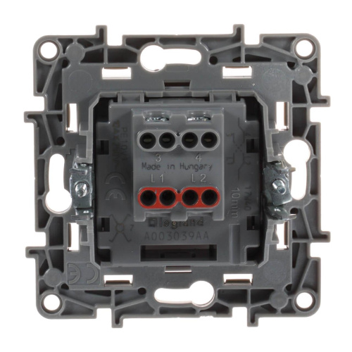 Переключатель одноклавишный промежуточный Legrand Etika 10A 250V белый 672209 Переключатель одноклавишный промежуточный Legrand Etika 10A 250V белый 672209
