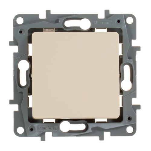 Выключатель одноклавишный Legrand Etika 10A 250V слоновая кость 672301 Выключатель одноклавишный Legrand Etika 10A 250V слоновая кость 672301