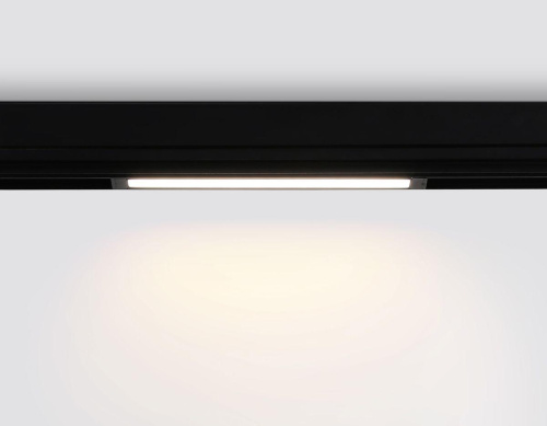 Трековый светодиодный светильник Ambrella Light Track System Magnetic 220V GL1262 Трековый светодиодный светильник Ambrella Light Track System Magnetic 220V GL1262