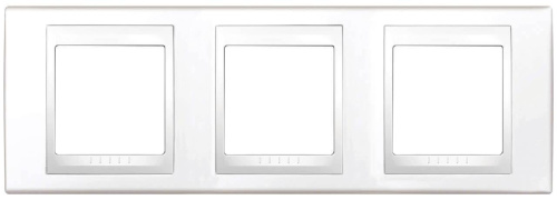 Рамка 3-постовая Schneider Electric Unica Хамелеон MGU6.006.18 Рамка 3-постовая Schneider Electric Unica Хамелеон MGU6.006.18