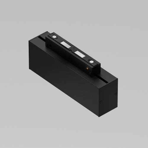 Трековый светодиодный светильник для магнитного шинопровода Maytoni Track lamps TR012-2-7W3K-B Трековый светодиодный светильник для магнитного шинопровода Maytoni Track lamps TR012-2-7W3K-B