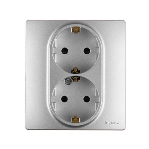 Розетка 2X2К+З Legrand Etika 16A 250V с/з со шторками безвинтовой зажим немецкий стандарт алюминий 672433 Розетка 2X2К+З Legrand Etika 16A 250V с/з со шторками безвинтовой зажим немецкий стандарт алюминий 672433