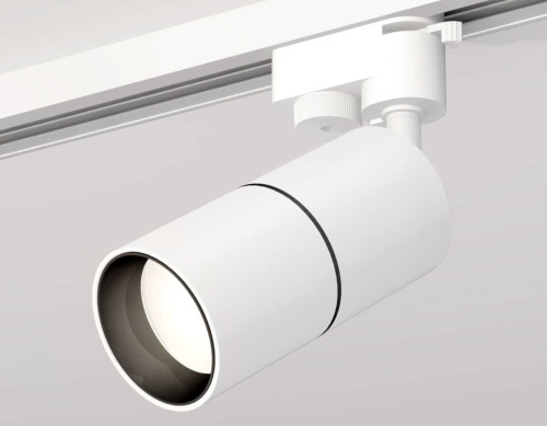 Комплект трекового светильника Ambrella light Track System XT (A2520, C6301, A2061, C6301, N6111) XT6301010 Комплект трекового светильника Ambrella light Track System XT (A2520, C6301, A2061, C6301, N6111) XT6301010