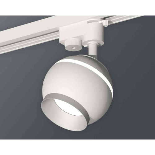 Комплект трекового светильника Ambrella light Track System XT1101022 SWH/MCH белый песок/хром матовый (A2520, C1101, N7033) Комплект трекового светильника Ambrella light Track System XT1101022 SWH/MCH белый песок/хром матовый (A2520, C1101, N7033)