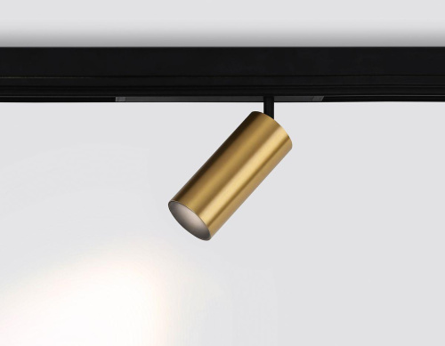 Трековый светодиодный светильник Ambrella Light Track System Magnetic 220V GL1233 Трековый светодиодный светильник Ambrella Light Track System Magnetic 220V GL1233