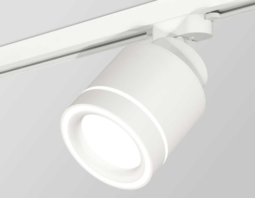 Комплект трекового светильника Ambrella light Track System XT (A2524, A2105, C8110, N8433) XT8110003 Комплект трекового светильника Ambrella light Track System XT (A2524, A2105, C8110, N8433) XT8110003
