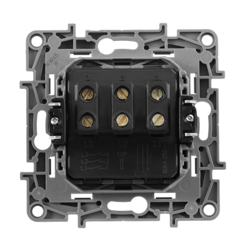 Выключатель трехклавишный Legrand Etika 10A 250V алюминий 672413 Выключатель трехклавишный Legrand Etika 10A 250V алюминий 672413
