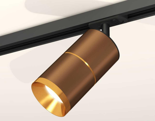 Комплект трекового светильника Ambrella light Track System XT (A2537, C7404, A2072, C7404, N7034) XT7404002 Комплект трекового светильника Ambrella light Track System XT (A2537, C7404, A2072, C7404, N7034) XT7404002