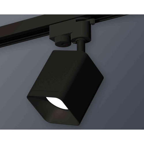Комплект трекового светильника Ambrella light Track System XT7813001 SBK черный песок (A2521, C7813, N7702) Комплект трекового светильника Ambrella light Track System XT7813001 SBK черный песок (A2521, C7813, N7702)