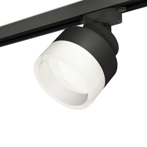 Комплект трекового светильника Ambrella light Track System XT (A2526, A2106, C8102, N8401) XT8102020 Комплект трекового светильника Ambrella light Track System XT (A2526, A2106, C8102, N8401) XT8102020