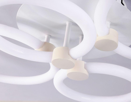 Потолочная светодиодная люстра Ambrella light Acrylica Original FA3811 Потолочная светодиодная люстра Ambrella light Acrylica Original FA3811