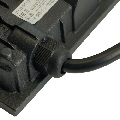 Светодиодный прожектор SAFFIT SFL51-30 IP65 30W 6500K черный 51193 Светодиодный прожектор SAFFIT SFL51-30 IP65 30W 6500K черный 51193